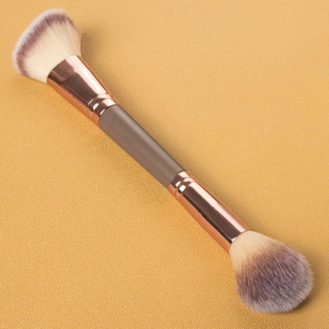 Contour Highlight Makeup Brush for Cream, Powder, Foundation.